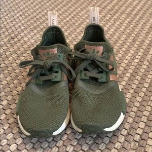 Adidas NMD_R1 sneaker size 6